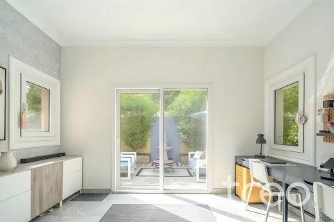 Βίλα σε Meadows, Dubai, ΗΑΕ 3 υπνοδωμάτια, 47.94 τ.μ. Αρ. 733917 - φωτογραφία 9