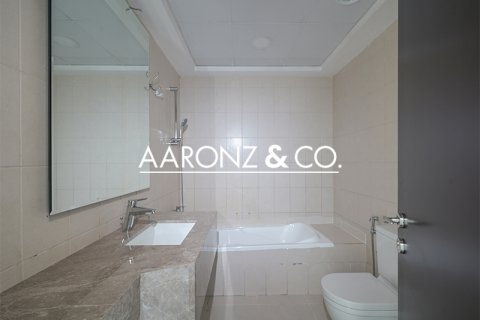 Apartamento en alquiler en Jumeirah Lake Towers, Dubai, EAU 3 dormitorios, 182 m2 № 693847 - foto 11