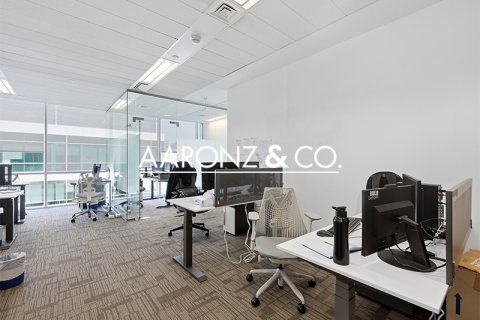 Üürile anda kontor asukohaga Sheikh Zayed Road, Dubai, AÜE: 79 m² Nr 693850 - pilt 9