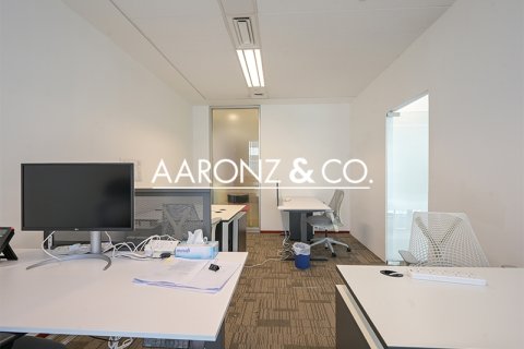 Üürile anda kontor asukohaga Sheikh Zayed Road, Dubai, AÜE: 79 m² Nr 693850 - pilt 7