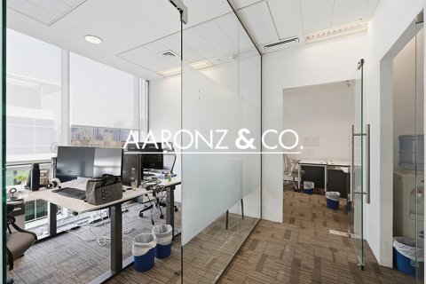 Üürile anda kontor asukohaga Sheikh Zayed Road, Dubai, AÜE: 79 m² Nr 693850 - pilt 5