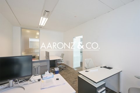 Üürile anda kontor asukohaga Sheikh Zayed Road, Dubai, AÜE: 79 m² Nr 693850 - pilt 6