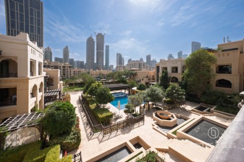 Apartamento en alquiler en Old Town, Dubai, EAU 2 dormitorios, 179 m2 № 697447 - foto 18