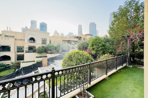 Apartamento en alquiler en Old Town, Dubai, EAU 2 dormitorios, 179 m2 № 697447 - foto 9