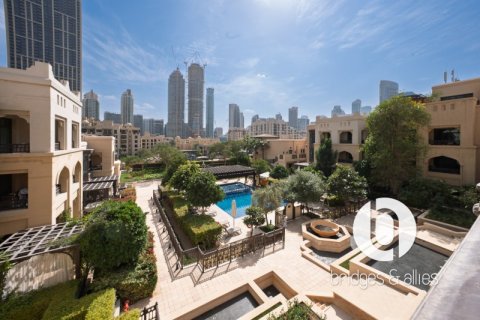 דירה להשכרה ב Old Town, Dubai, איחוד האמירויות  2 חדרי שינה, 179 מ"ר, מספר 697447 - תמונה 13