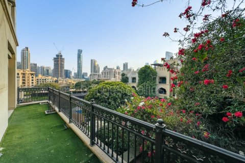 Apartamento en alquiler en Old Town, Dubai, EAU 2 dormitorios, 179 m2 № 697447 - foto 22