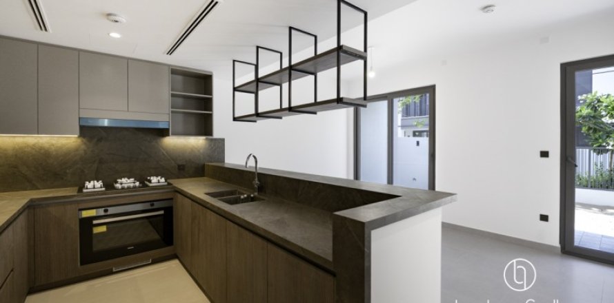 Vilă în Tilal Al Ghaf, Dubai, EAU 3 dormitoare, 145 mp.  №697445