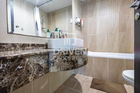 Apartmen di Jumeirah Lake Towers, Dubai, UAE 1 bilik tidur, 73 meter persegi № 684629 - foto 13