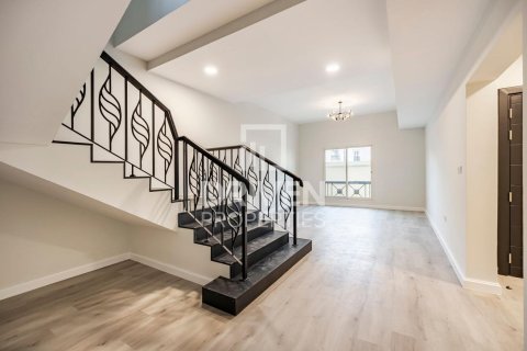 Huvila Al Barsha, Dubai, Arabiemiraatit 4 makuuhuonetta, 339 m2 № 684616 - kuva 2