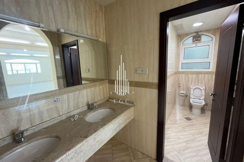 Shakhbout City, Abu Dhabi, संयुक्त अरब अमीरात में विला, 5 बेडरूम, 706.1 वर्ग मीटर, संख्या 549023 - फ़ोटो 11