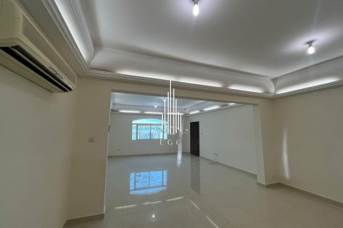 Shakhbout City, Abu Dhabi, संयुक्त अरब अमीरात में विला, 5 बेडरूम, 706.1 वर्ग मीटर, संख्या 549023 - फ़ोटो 2