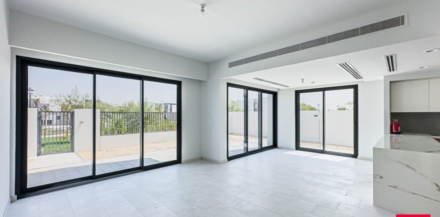 Vilă în Dubai, EAU 4 dormitoare, 245 mp.  №719487