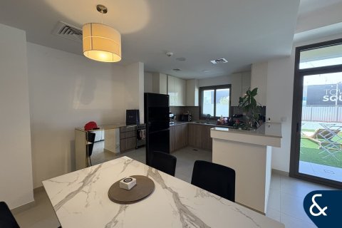 Müüa villa asukohaga Town Square, Dubai, AÜE: 3 magamistoaga, 206 m² Nr 667069 - pilt 5