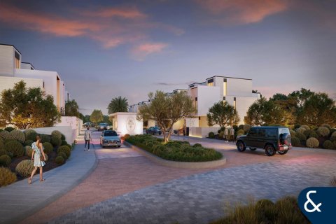 Vilë në Jumeirah Golf Estates, Dubai, Emiratet e Bashkuara Arabe 5 dhoma gjumi, 373 m2. № 667066 - Foto 9