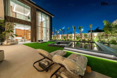 Villa en alquiler en Al Wasl, Dubai, EAU 5 dormitorios, 929.6 m2 № 689161 - foto 18