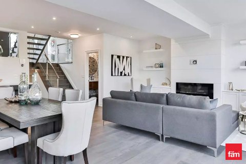 Huoneisto Dubai, Arabiemiraatit 42.6 m2 № 727681 - kuva 3