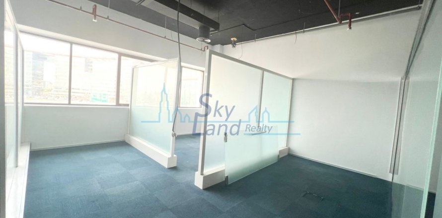 Bureau à Jumeirah, Dubai, EAU: 122 m2 № 682527