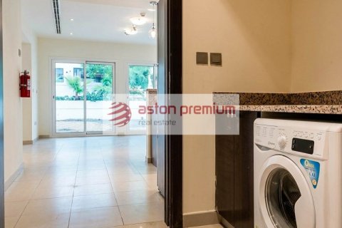 Villa sa Jumeirah Village Triangle, Dubai, UAE 2 silid-tulugan, 634 sq.m. № 718090 - larawan 9