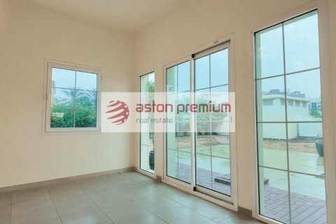 Villa sa Jumeirah Village Triangle, Dubai, UAE 2 silid-tulugan, 634 sq.m. № 718090 - larawan 3