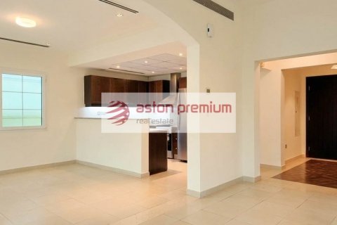 Villa sa Jumeirah Village Triangle, Dubai, UAE 2 silid-tulugan, 634 sq.m. № 718090 - larawan 5