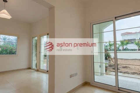 Villa sa Jumeirah Village Triangle, Dubai, UAE 2 silid-tulugan, 634 sq.m. № 718090 - larawan 4