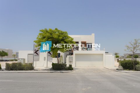 Villa en venta en Saadiyat Island, Abu Dhabi, EAU 5 dormitorios, 500 m2 № 651802 - foto 1