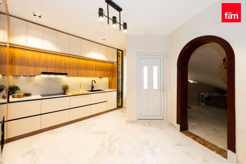 Müüa villa asukohaga Dubai, AÜE: 7 magamistoaga, 1073.2 m² Nr 682161 - pilt 9