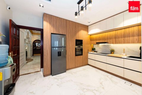 Müüa villa asukohaga Dubai, AÜE: 7 magamistoaga, 1073.2 m² Nr 682161 - pilt 10