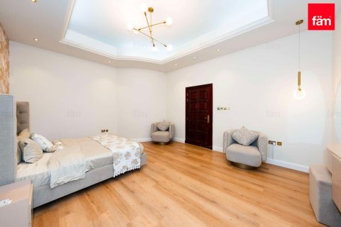 Müüa villa asukohaga Dubai, AÜE: 7 magamistoaga, 1073.2 m² Nr 682161 - pilt 16