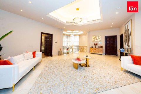 Villa in Dubai, UAE 7 bedrooms, 1073.2 sq.m. № 682161 - photo 7