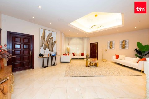 Villa in Dubai, UAE 7 bedrooms, 1073.2 sq.m. № 682161 - photo 6