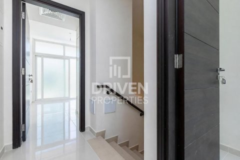 Shtëpi në qytet në Dubai, Emiratet e Bashkuara Arabe 3 dhoma gjumi, 112.23 m2. № 756586 - Foto 5