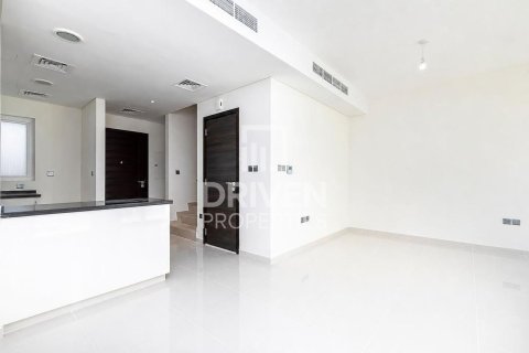 Shtëpi në qytet në Dubai, Emiratet e Bashkuara Arabe 3 dhoma gjumi, 112.23 m2. № 756586 - Foto 1