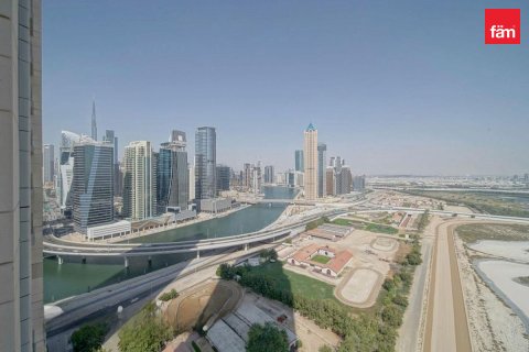 Business Bay, Dubai, UAE의 임대용 아파트 침실 2개, 126.2제곱미터 번호 758013 - 사진 11