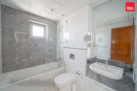 Business Bay, Dubai, UAE의 임대용 아파트 침실 2개, 126.2제곱미터 번호 758013 - 사진 8