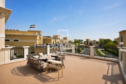 Зняти в оренду віллу в Jumeirah Park, Дубай, ОАЕ 4 спальні, 726.59м2, № 744751 - фото 27