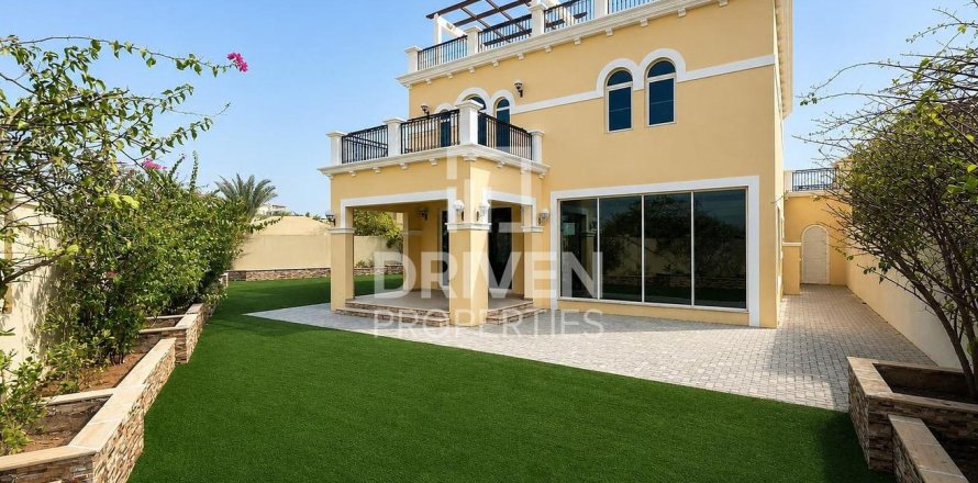 Вілла в Jumeirah Park, Дубай, ОАЕ 4 спальні, 726.59м2 № 744751