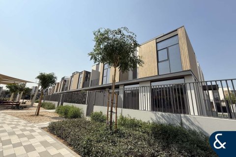 וילה להשכרה ב Mudon, Dubai, איחוד האמירויות 4 חדרי שינה, 266 מ"ר, מספר 667929 - תמונה 1