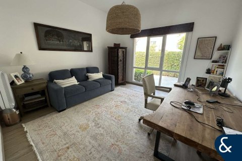 Villa in Meadows, Dubai, UAE 4 bedrooms, 589 sq.m. № 667921 - photo 4