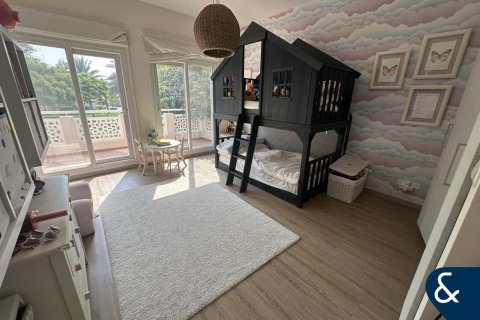 Villa in Meadows, Dubai, UAE 4 bedrooms, 589 sq.m. № 667921 - photo 14