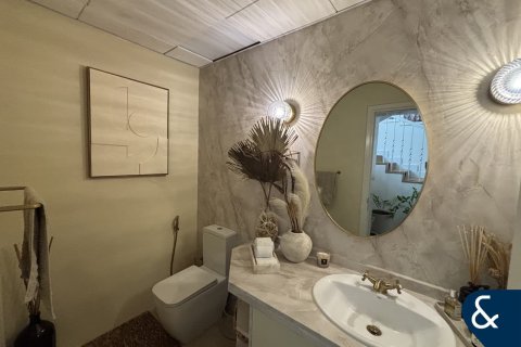 Vila u gradu Dubai Investment Park, UAE 4 spavaće sobe, 375 m2 Br. 667930 - Slika 9