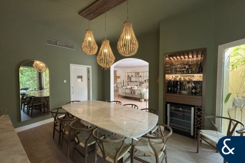 Vila u gradu Dubai Investment Park, UAE 4 spavaće sobe, 375 m2 Br. 667930 - Slika 7