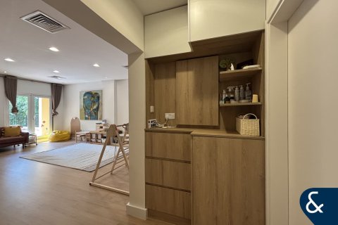 Vila u gradu Dubai Investment Park, UAE 4 spavaće sobe, 375 m2 Br. 667930 - Slika 16