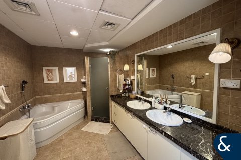 Vila u gradu Dubai Investment Park, UAE 4 spavaće sobe, 375 m2 Br. 667930 - Slika 12