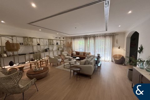 Vila u gradu Dubai Investment Park, UAE 4 spavaće sobe, 375 m2 Br. 667930 - Slika 3