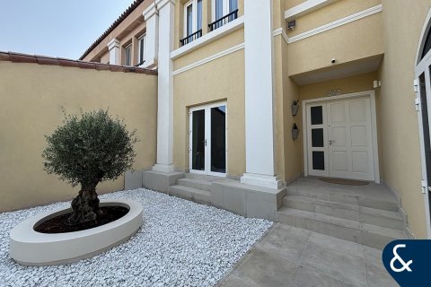 Vila u gradu Dubai Investment Park, UAE 4 spavaće sobe, 375 m2 Br. 667930 - Slika 5