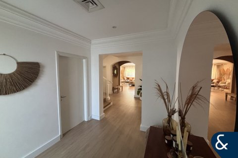 Vila u gradu Dubai Investment Park, UAE 4 spavaće sobe, 375 m2 Br. 667930 - Slika 2