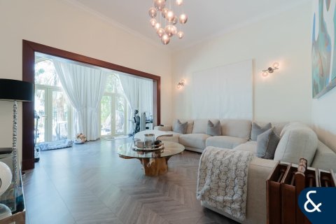 Vila v Jumeirah Islands, Dubai, SAE 4 ložnice, 492 m² Č.: 667918 - fotografie 8
