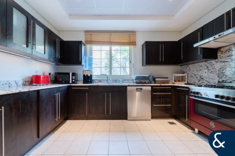 Vila v Jumeirah Islands, Dubai, SAE 4 ložnice, 492 m² Č.: 667918 - fotografie 14