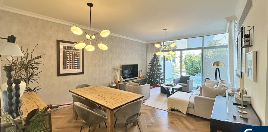 Villa in Mudon, Dubai, UAE 4 bedrooms, 310 sq.m. № 667920